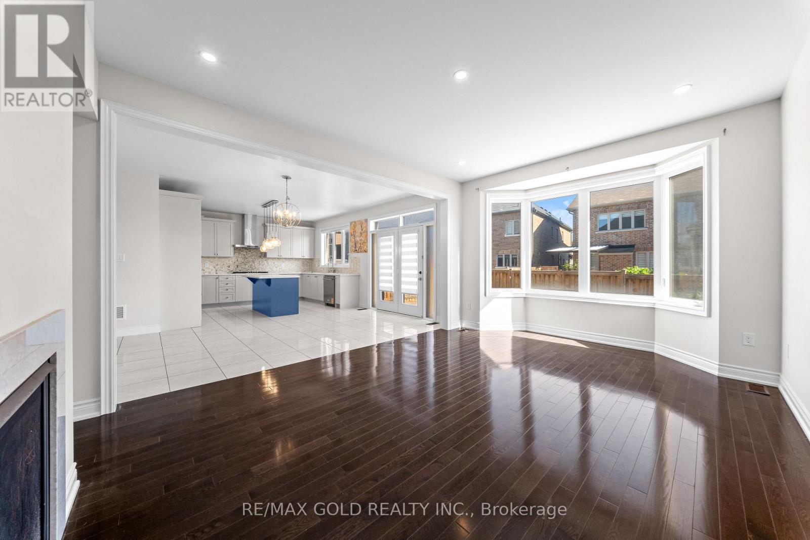 600 MACTIER DRIVE - 10