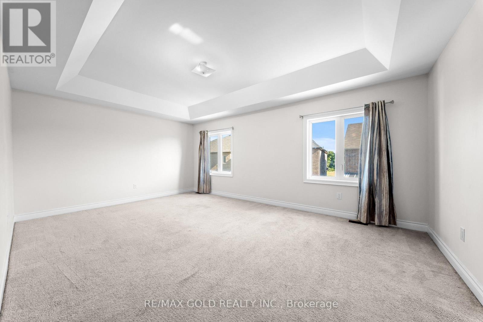 600 MACTIER DRIVE - 19