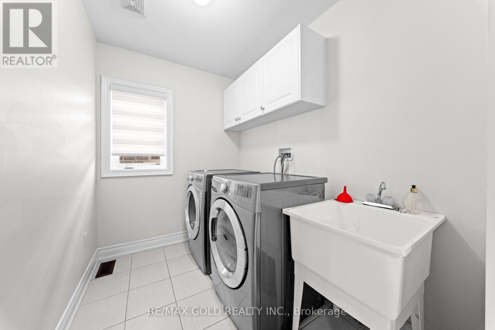600 MACTIER DRIVE - Image 28