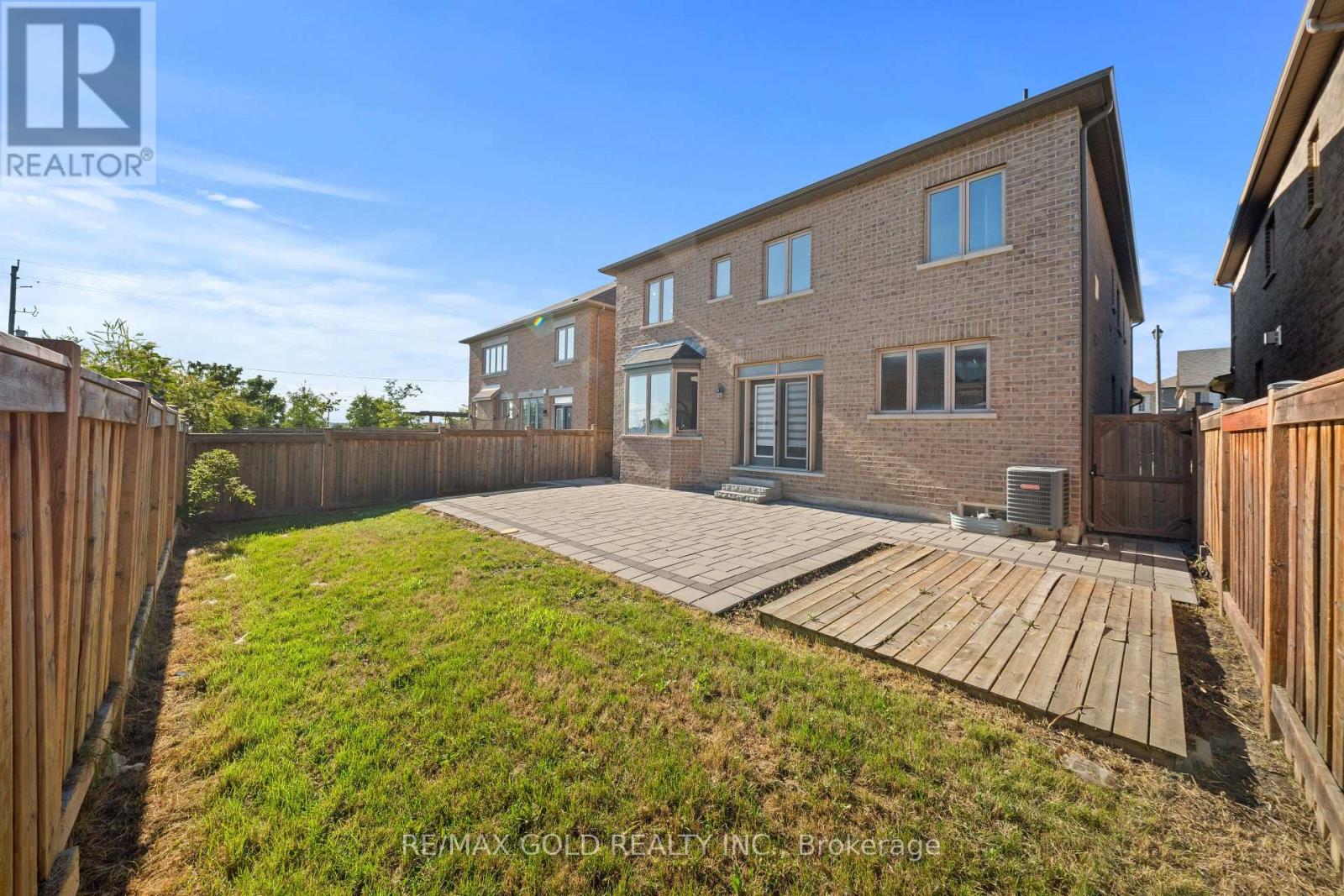600 MACTIER DRIVE - Image 29