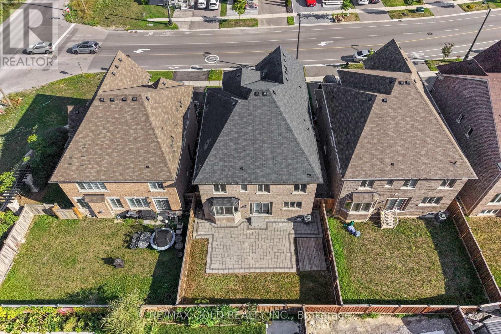600 MACTIER DRIVE - 32