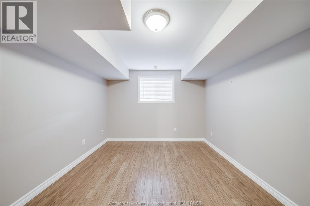 11916 BOULDER CRES. - 37