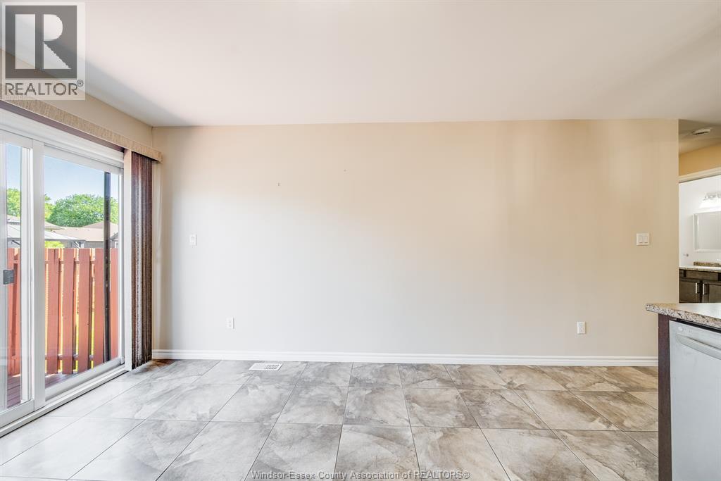 11916 BOULDER CRES. - 15