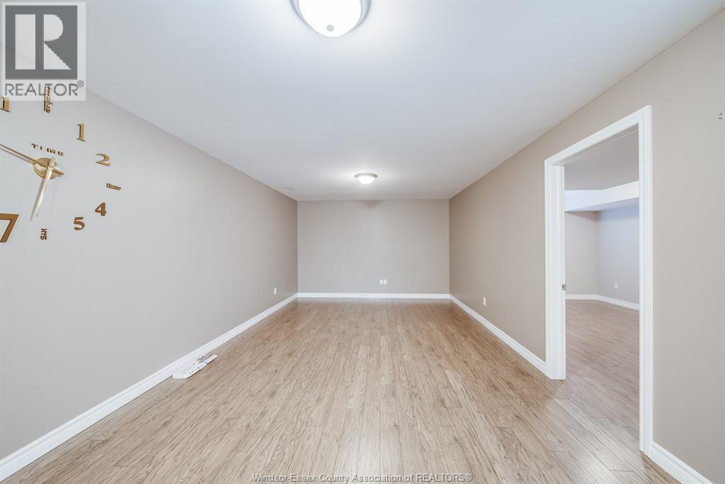 11916 BOULDER CRES. - 35