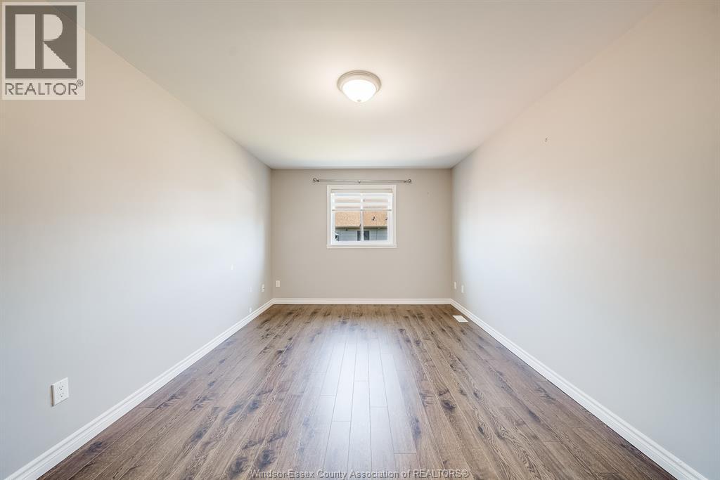 11916 BOULDER CRES. - 27