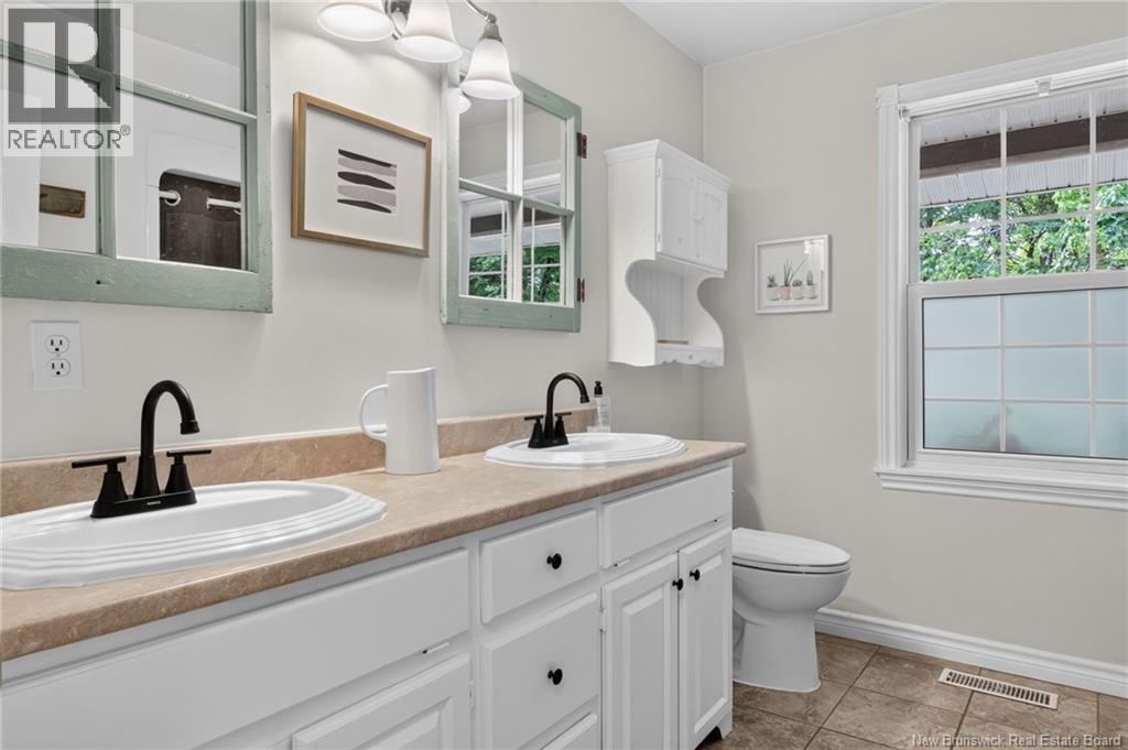 142 Niagara - Image 31