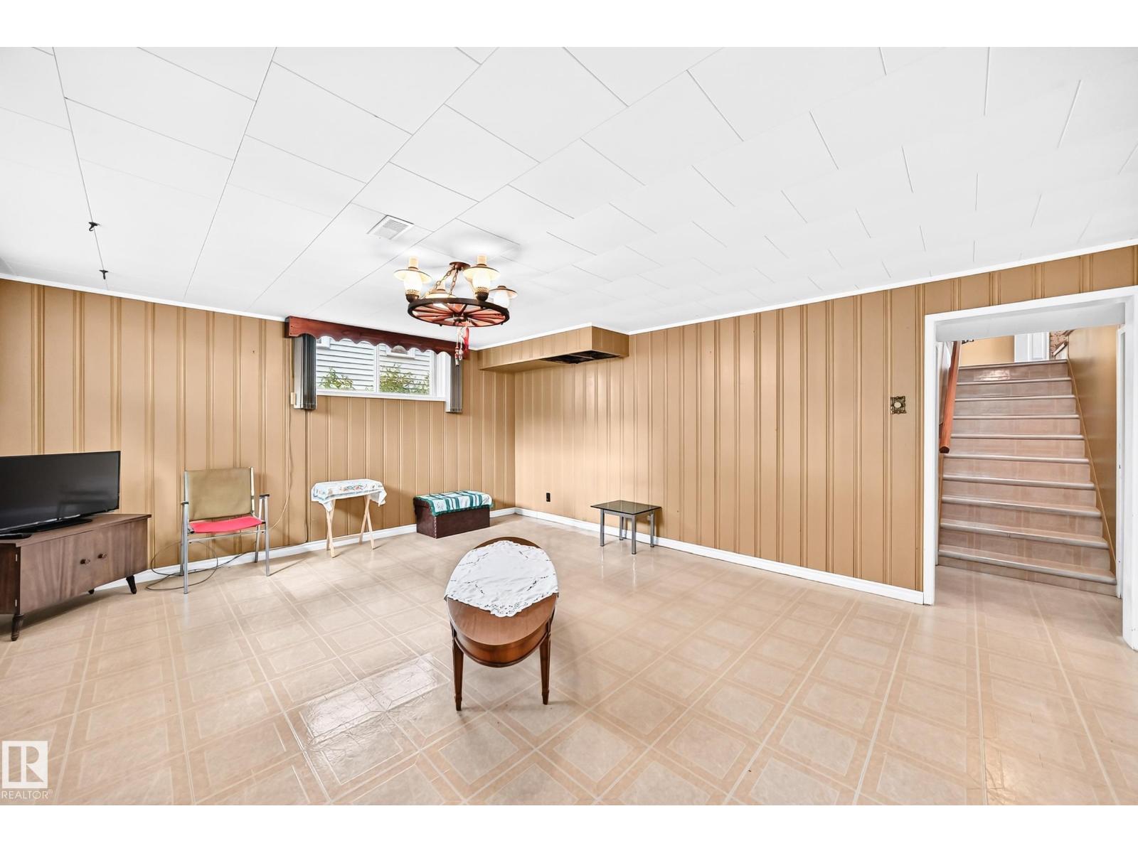 11917 53 ST NW - 29