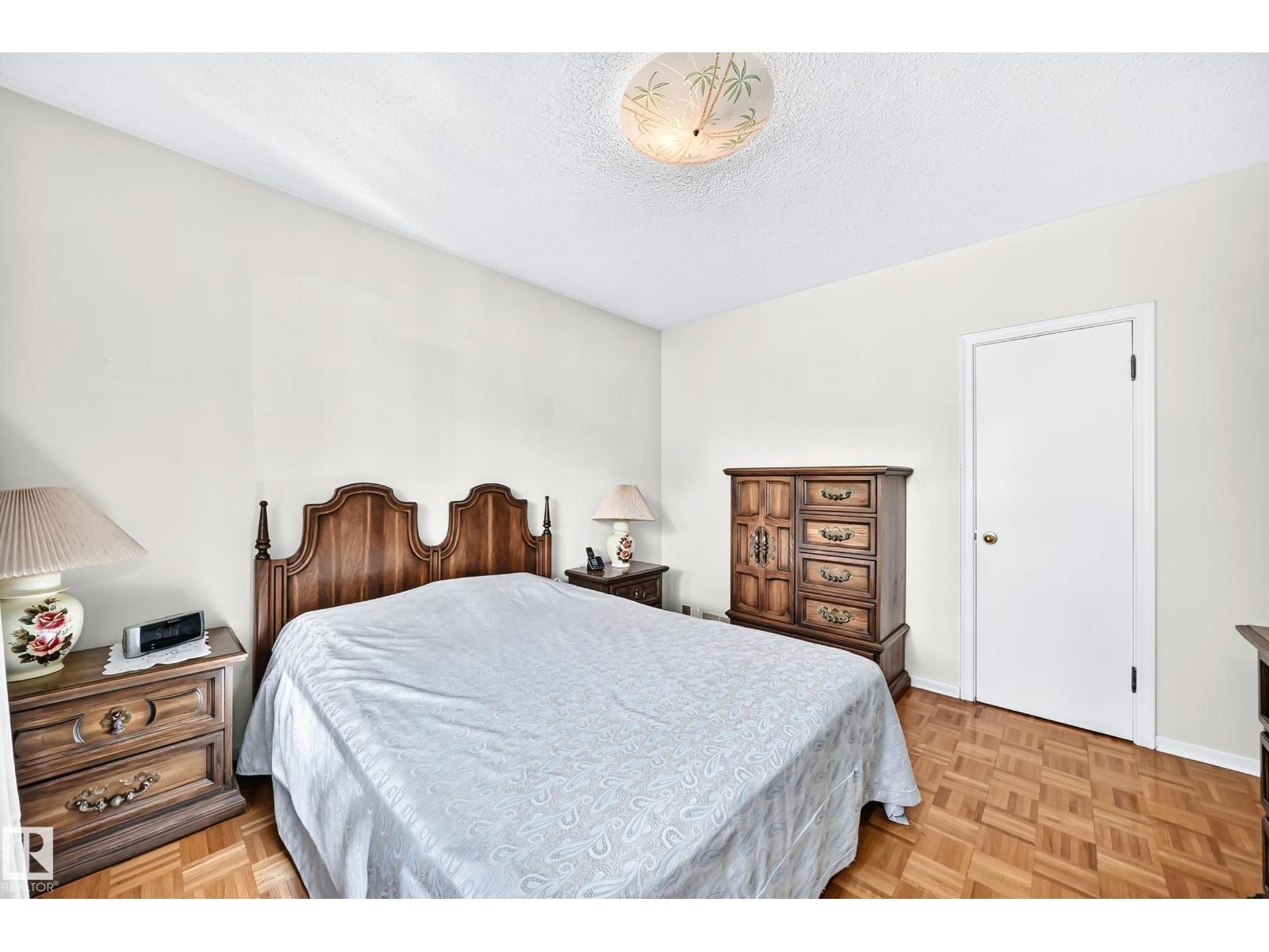 11917 53 ST NW - Image 17