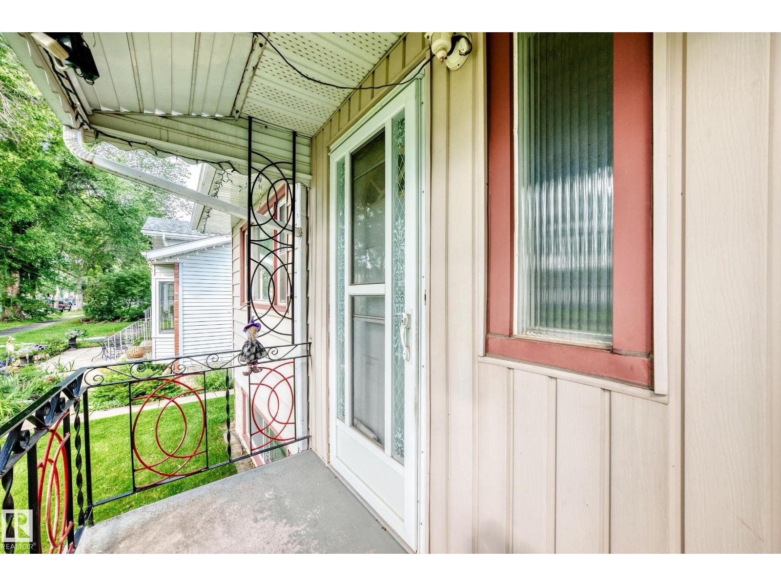 11917 53 ST NW - 3
