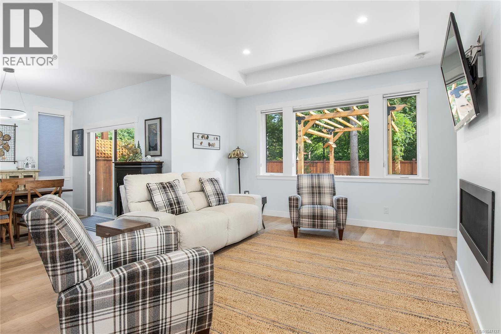 710 Salal St - Image 12