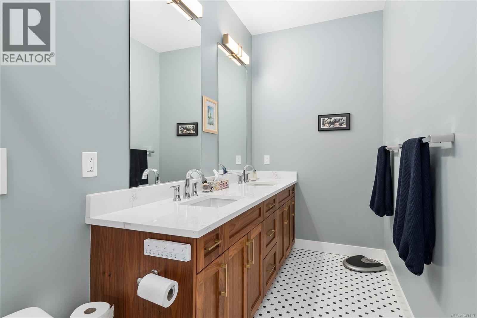 710 Salal St - Image 21