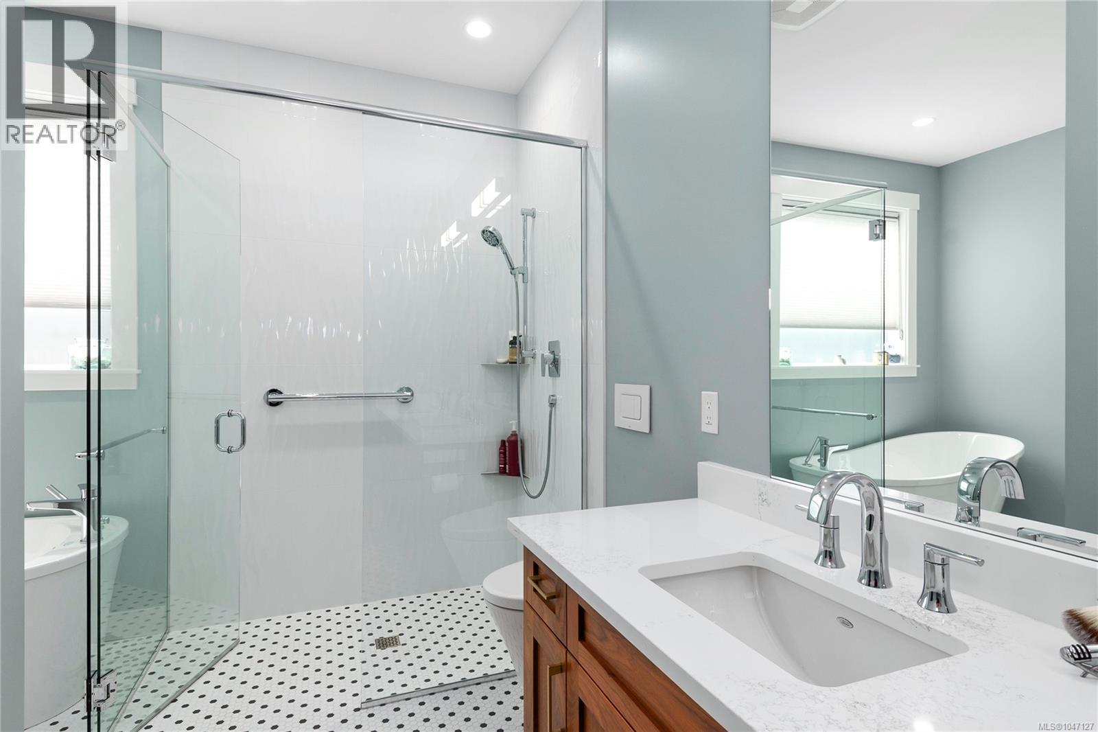 710 Salal St - 22