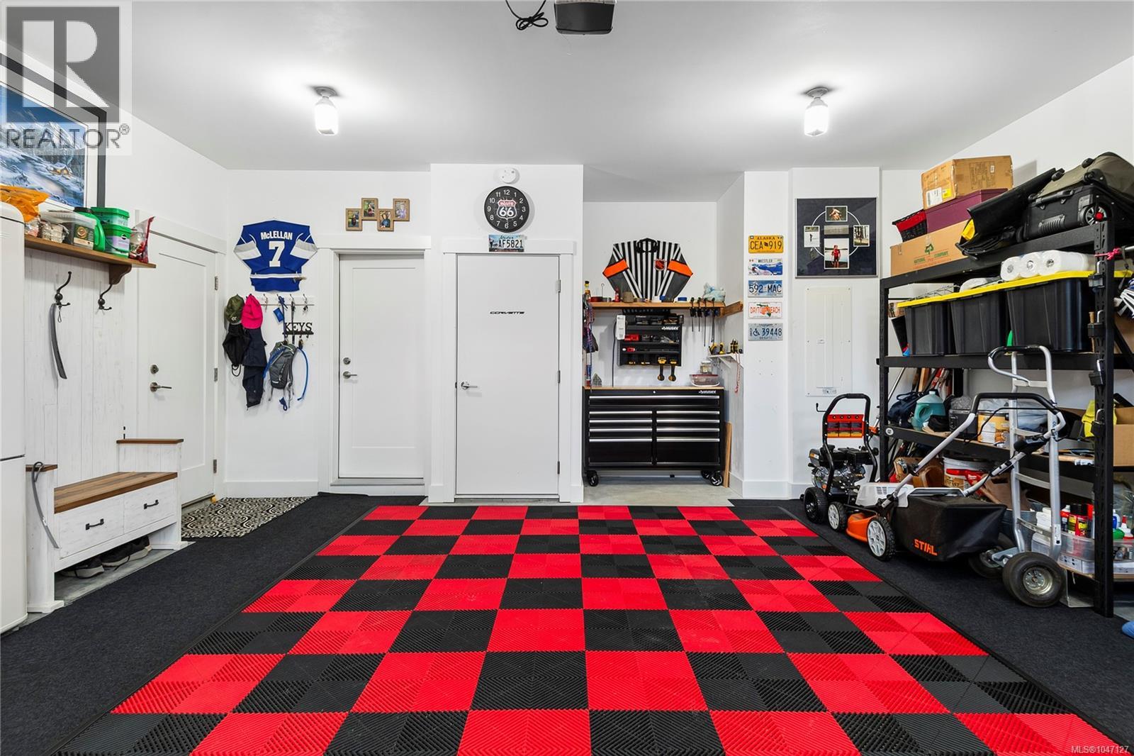 710 Salal St - 30