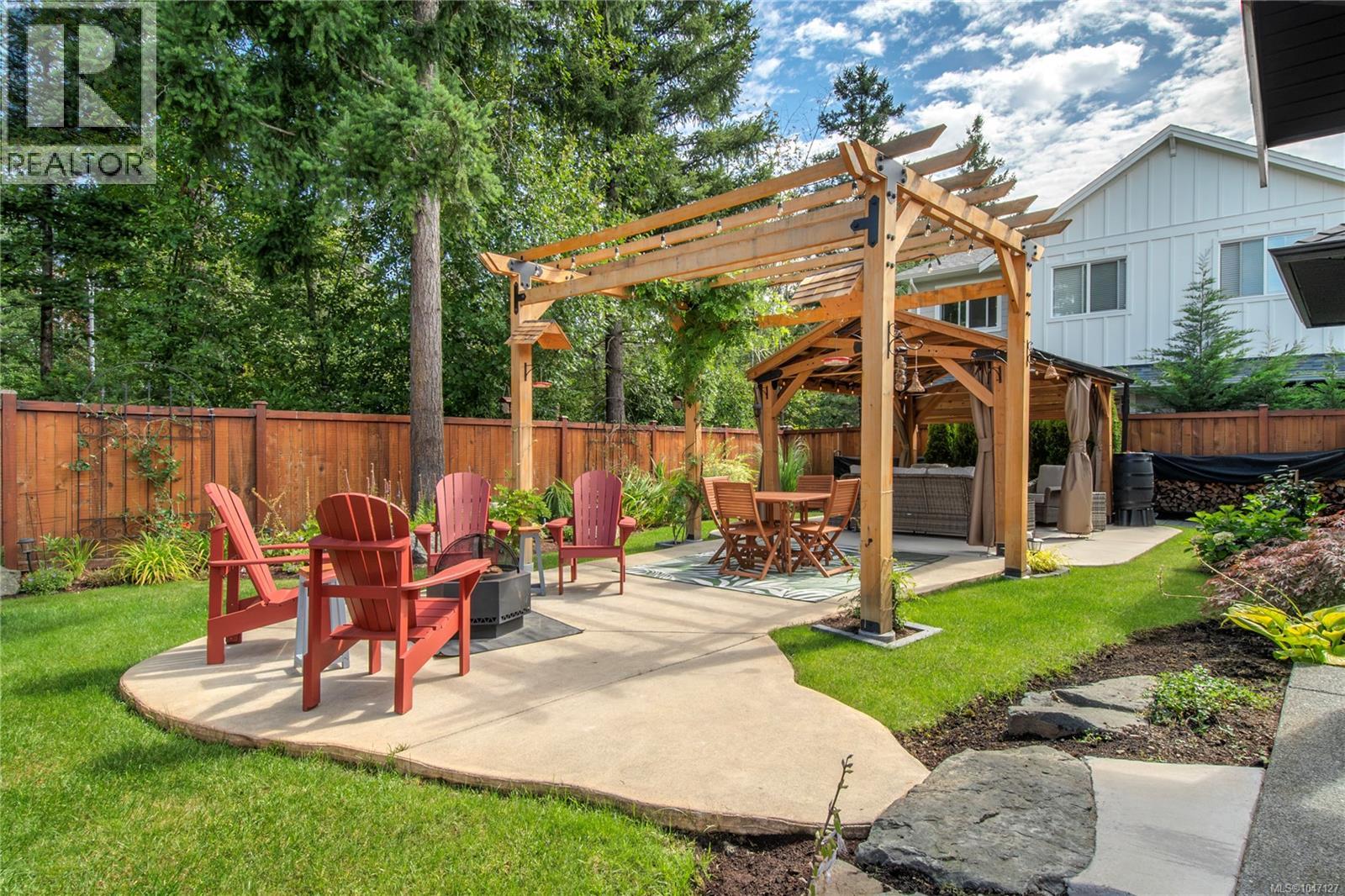 710 Salal St - 34