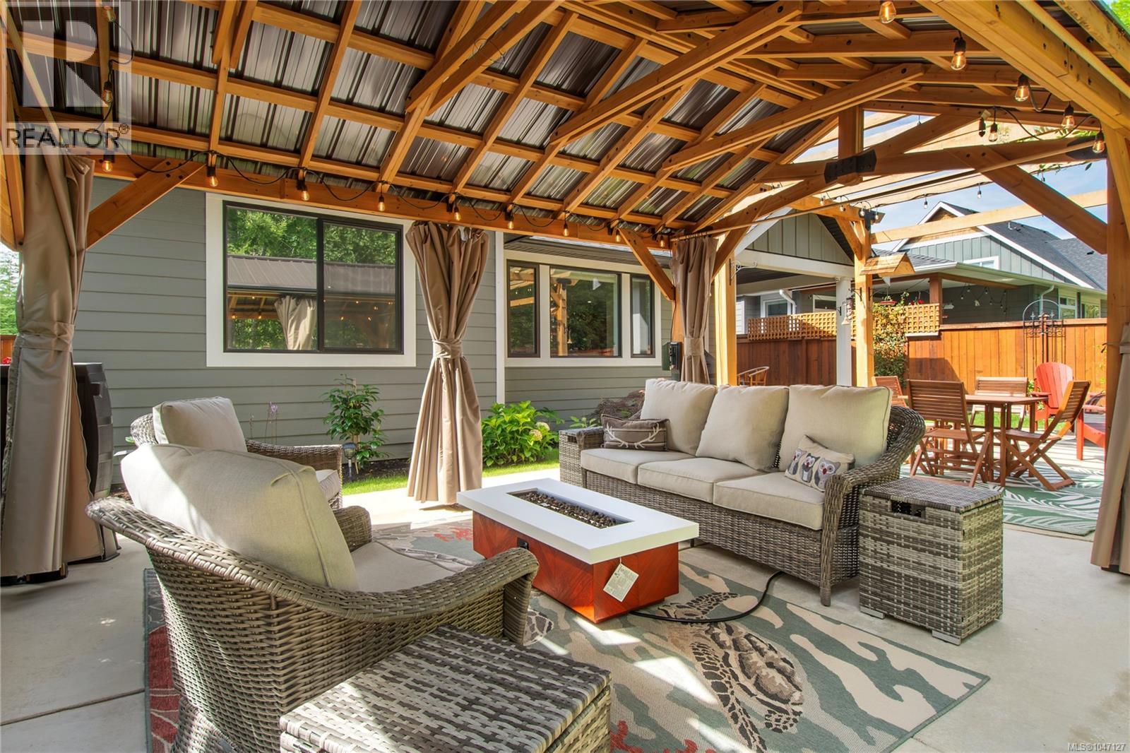 710 Salal St - Image 39