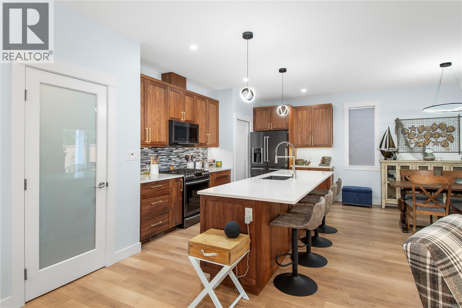 710 Salal St - Image 6