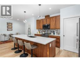 Kitchen - 710 Salal St, Campbell River, BC V9H0E6 Photo 8