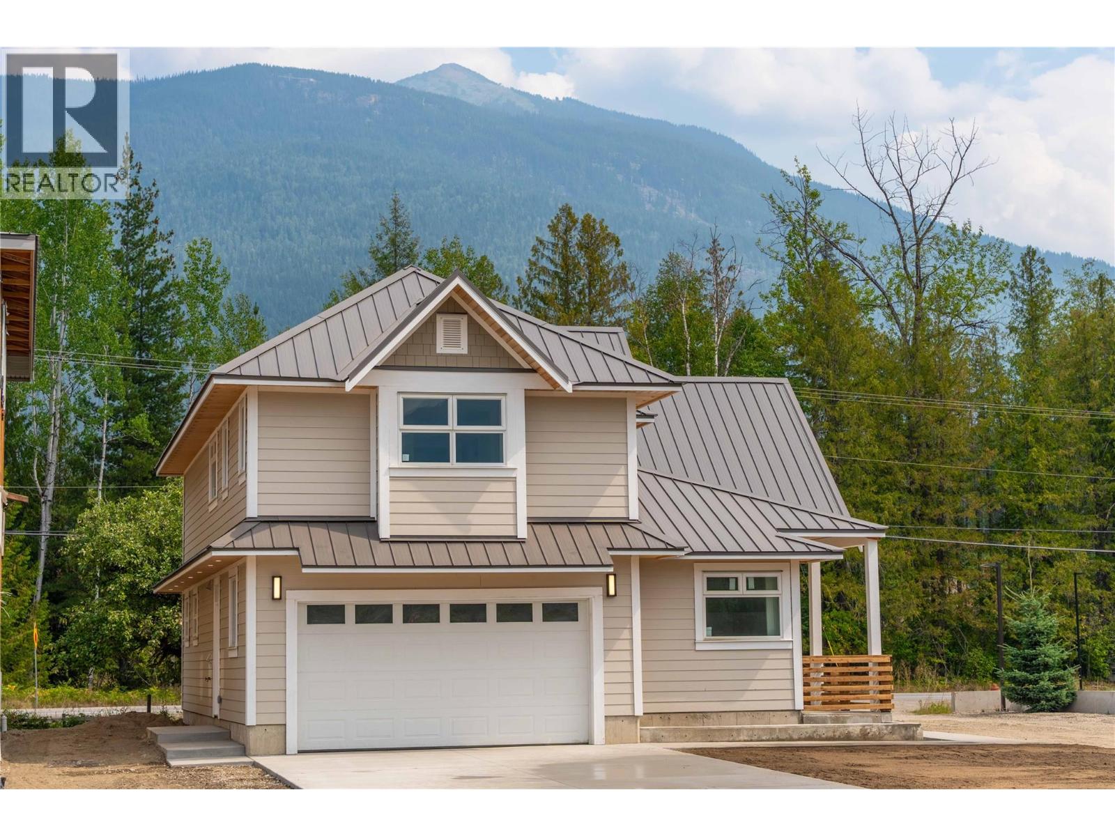2014 Lanzo Lane, Revelstoke