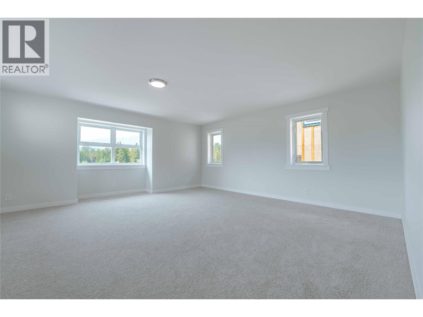 2014 Lanzo Lane, Revelstoke