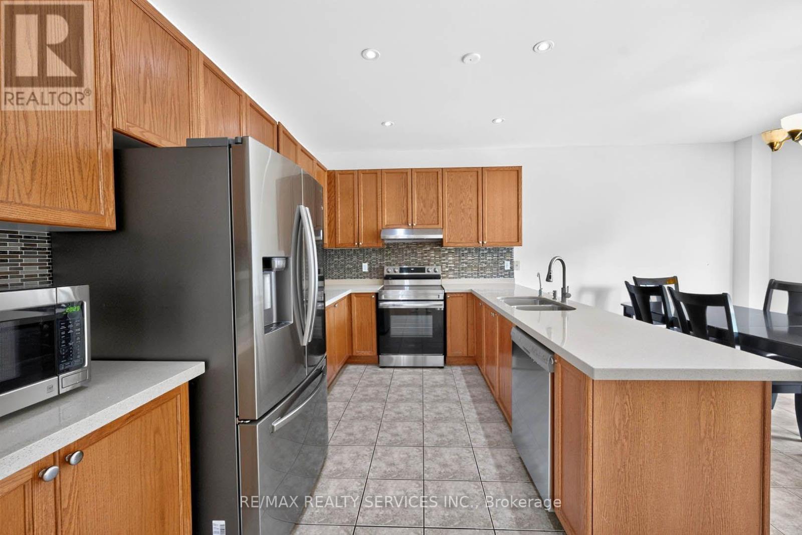 21 TATRA CRESCENT - 21