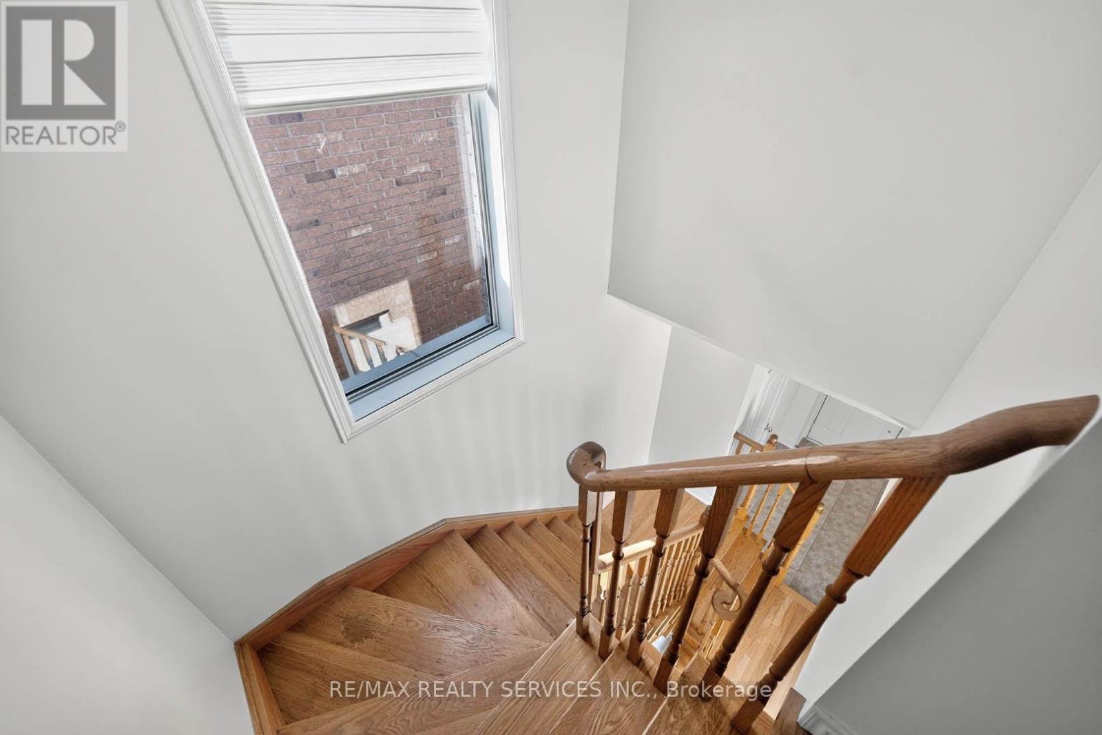 21 TATRA CRESCENT - Image 26