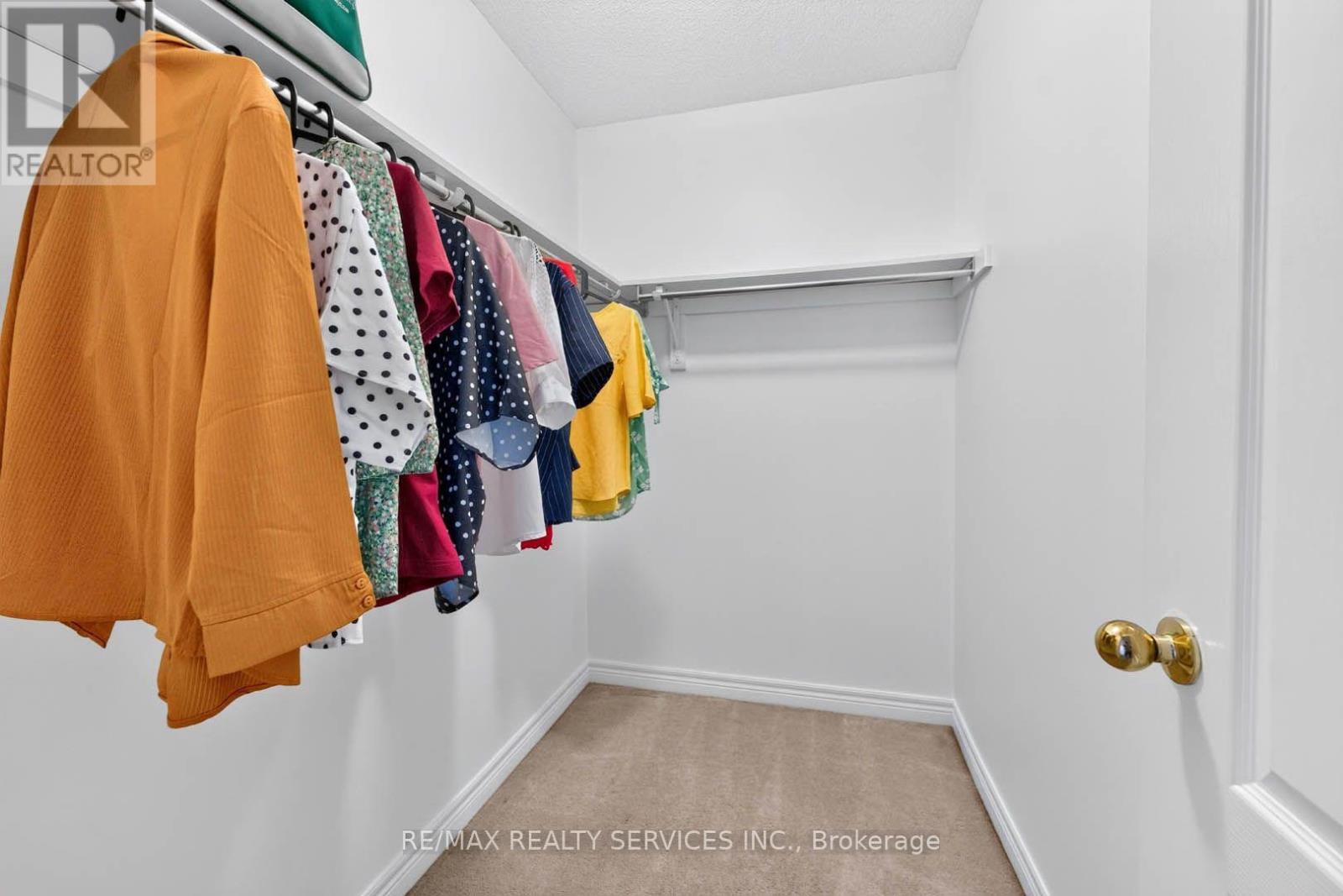 21 TATRA CRESCENT - Image 30