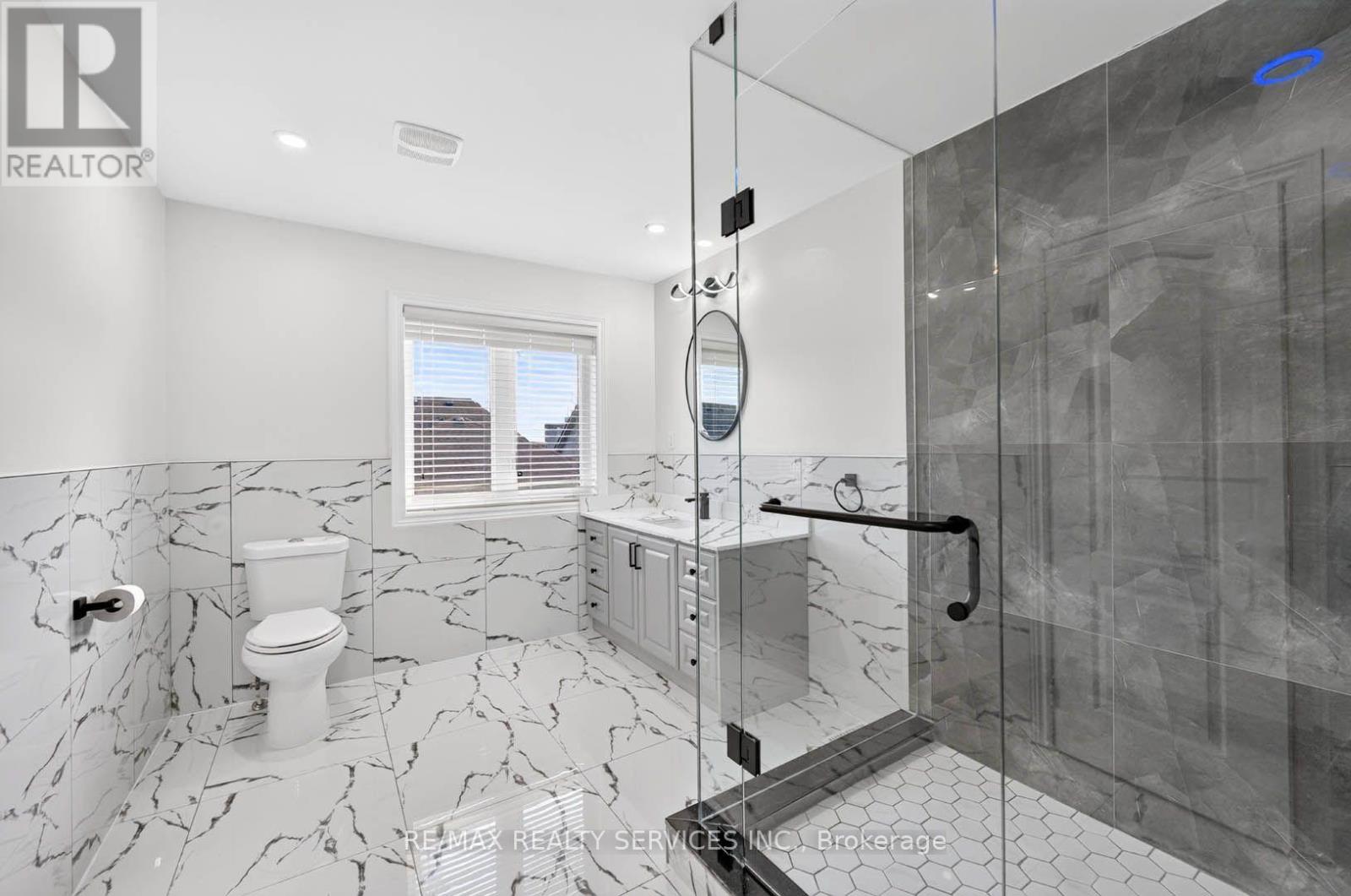 21 TATRA CRESCENT - Image 31