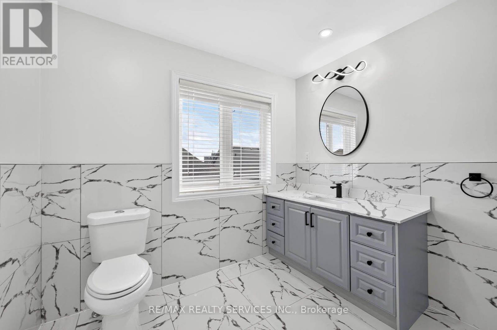 21 TATRA CRESCENT - Image 32
