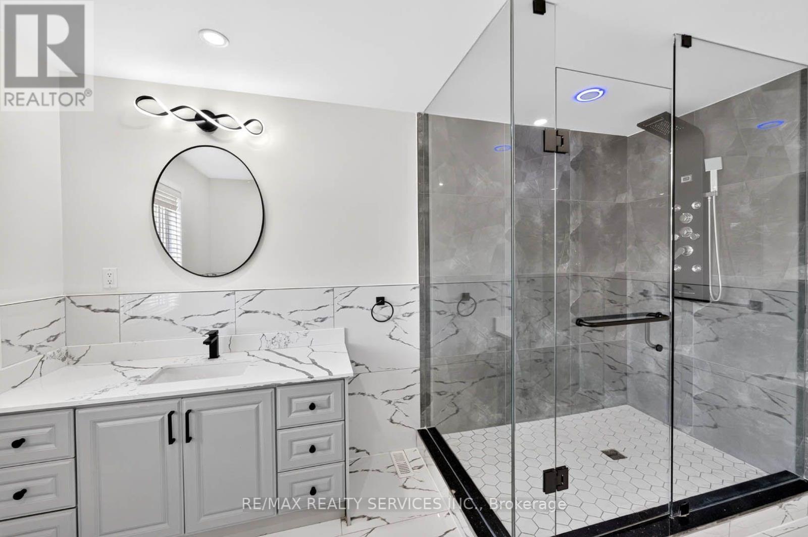 21 TATRA CRESCENT - Image 33