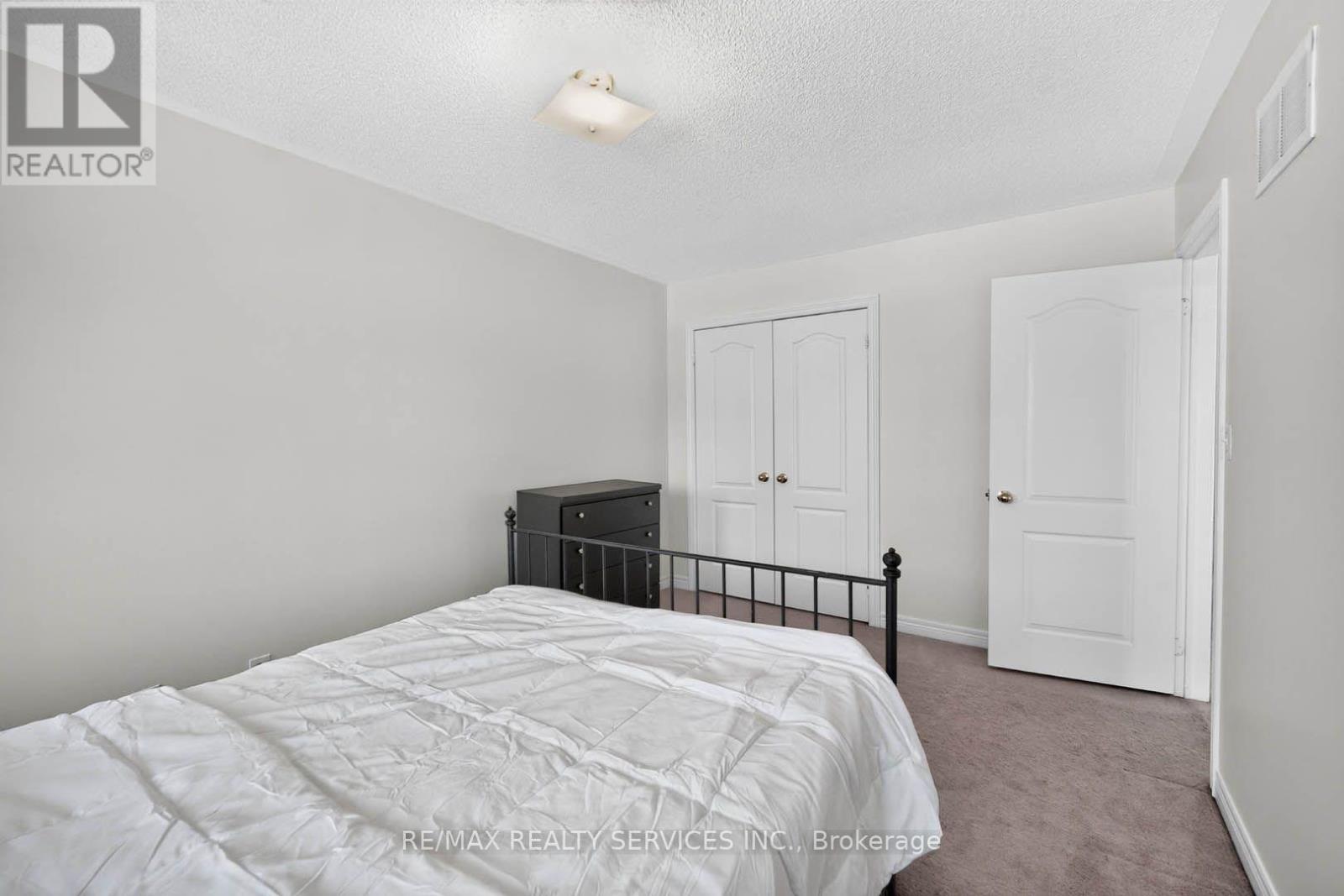21 TATRA CRESCENT - Image 39