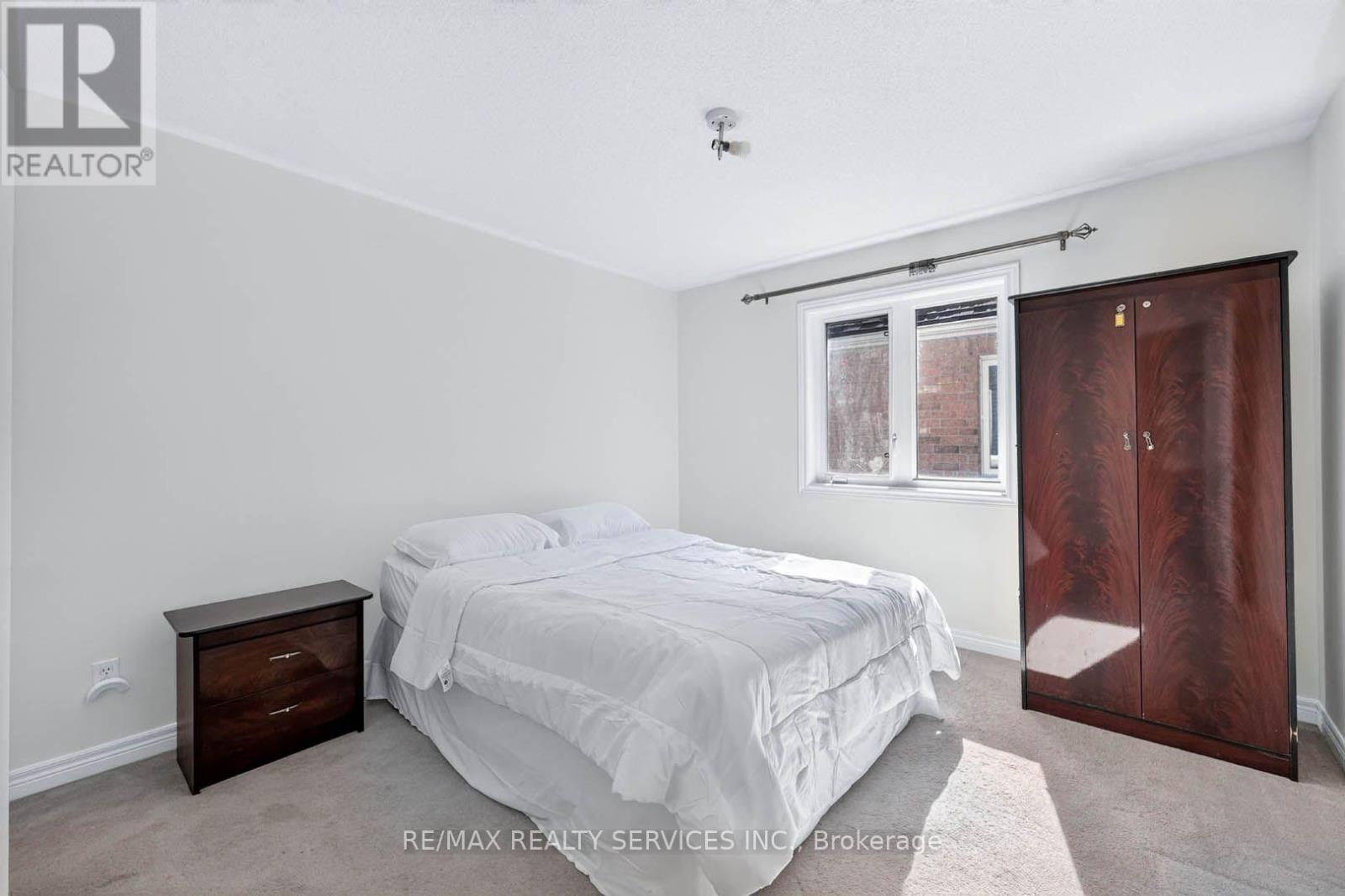21 TATRA CRESCENT - Image 40