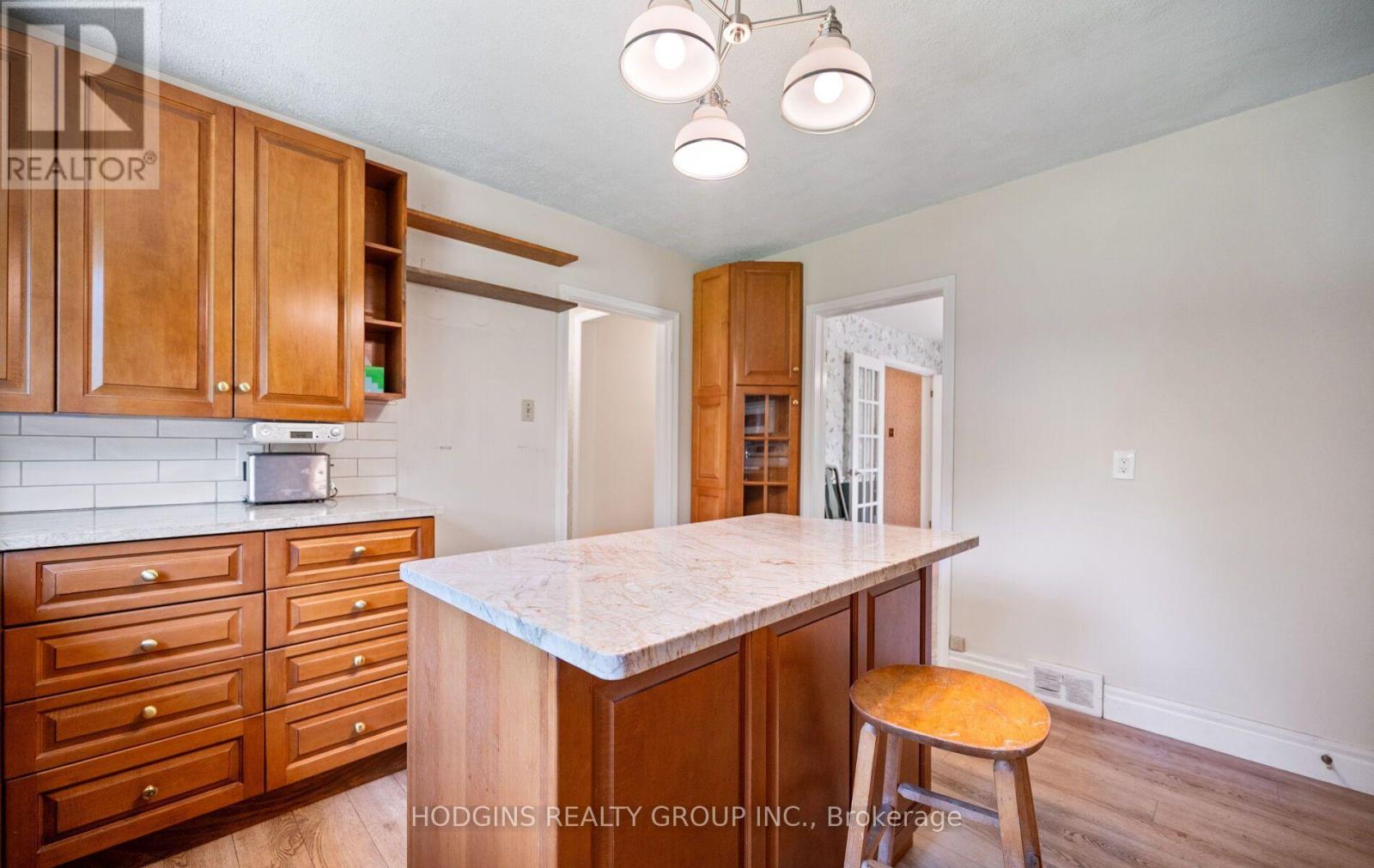 1558 BROADMOOR AVENUE - 13