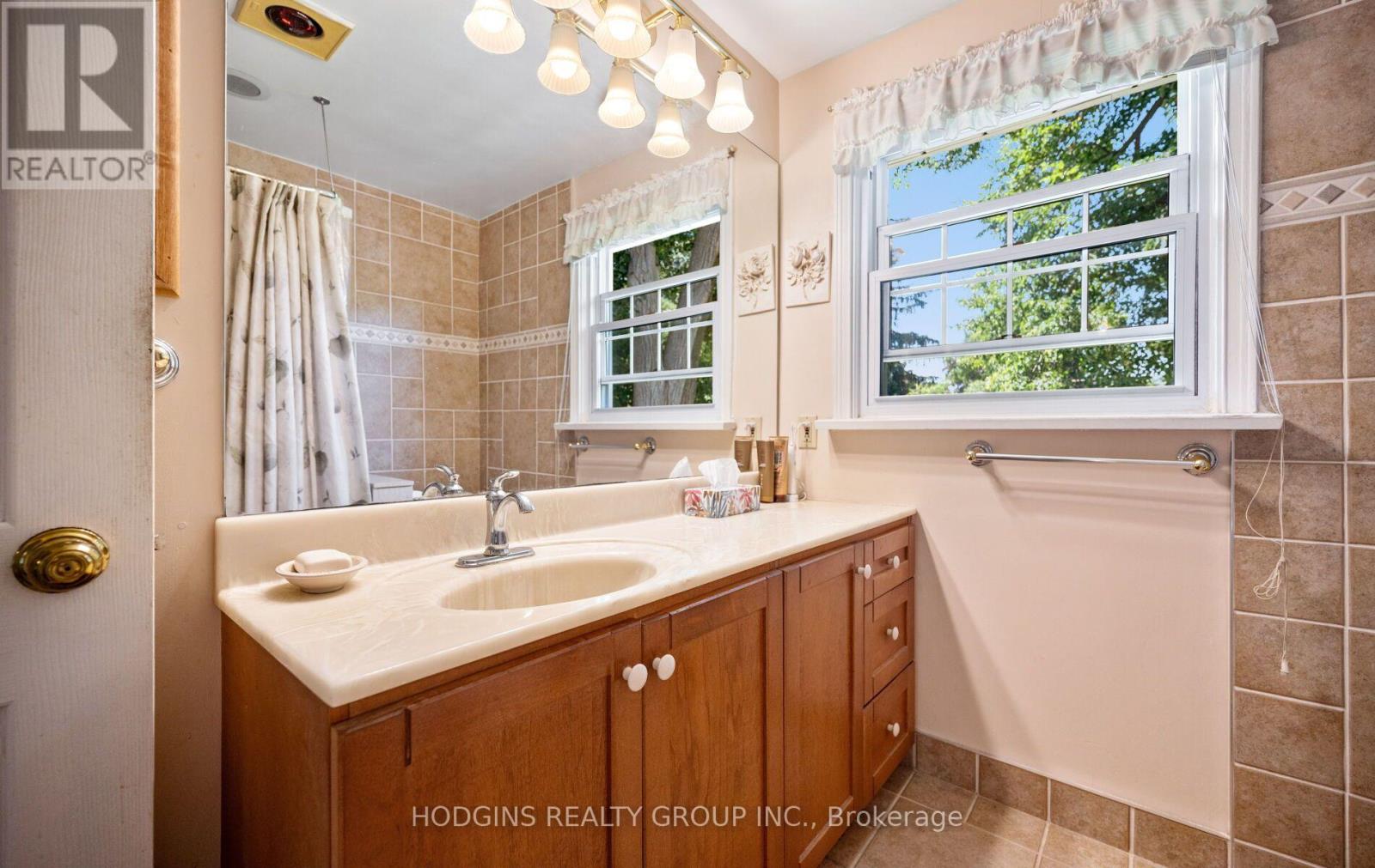 1558 BROADMOOR AVENUE - 27