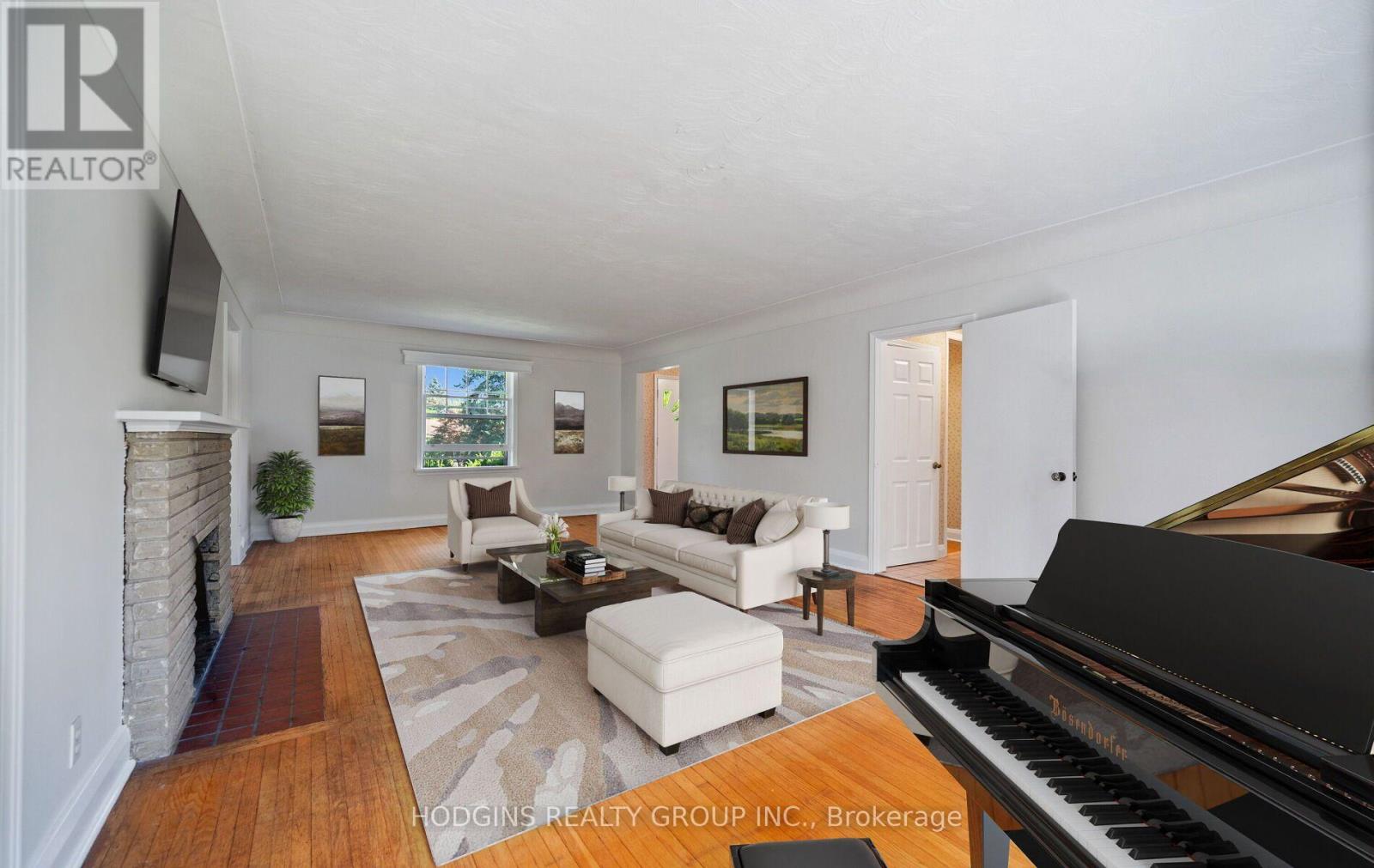 1558 BROADMOOR AVENUE - 8