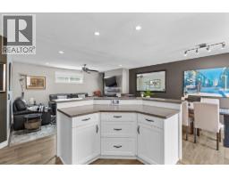 Kitchen - 3360 Mimosa Drive, West Kelowna, BC V4T3A5 Photo 8