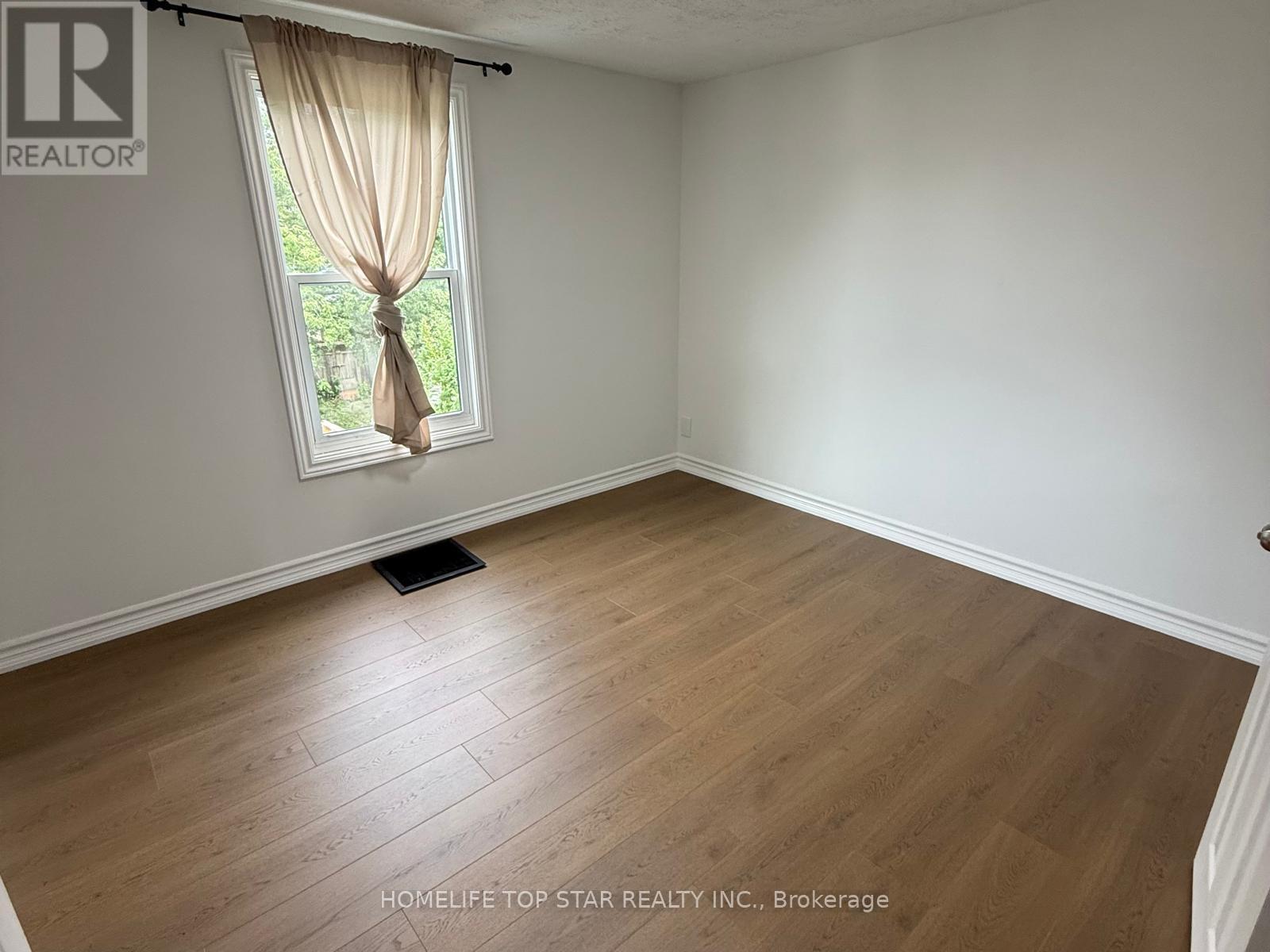 5341 MCRAE STREET N - Image 11