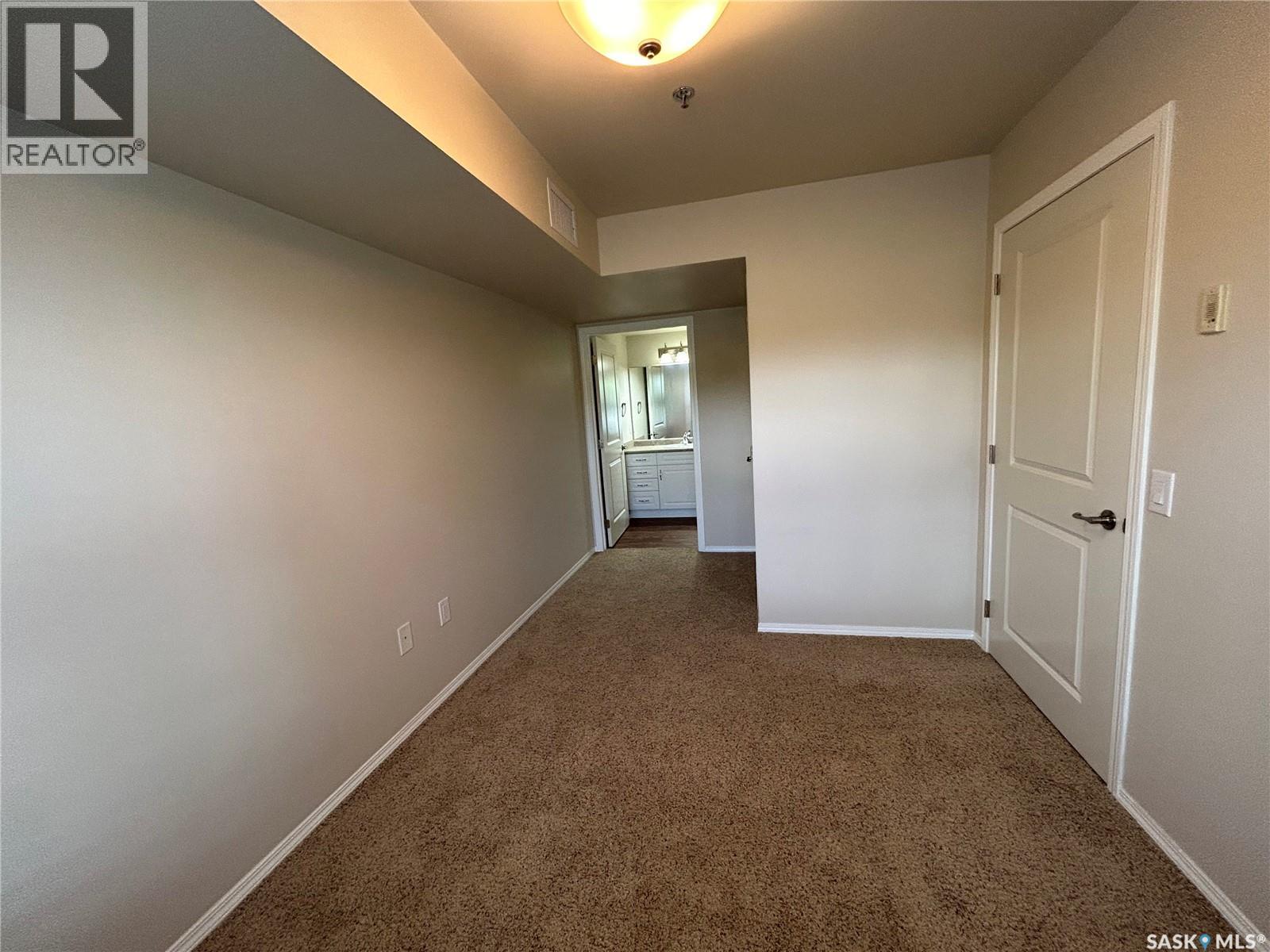 #323 601 110th AVENUE - Image 6