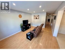 Dining room - 151 Wolverine Avenue, Tumbler Ridge, BC V0C2W0 Photo 10