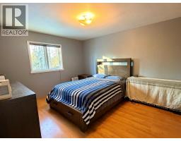 Kitchen - 151 Wolverine Avenue, Tumbler Ridge, BC V0C2W0 Photo 11