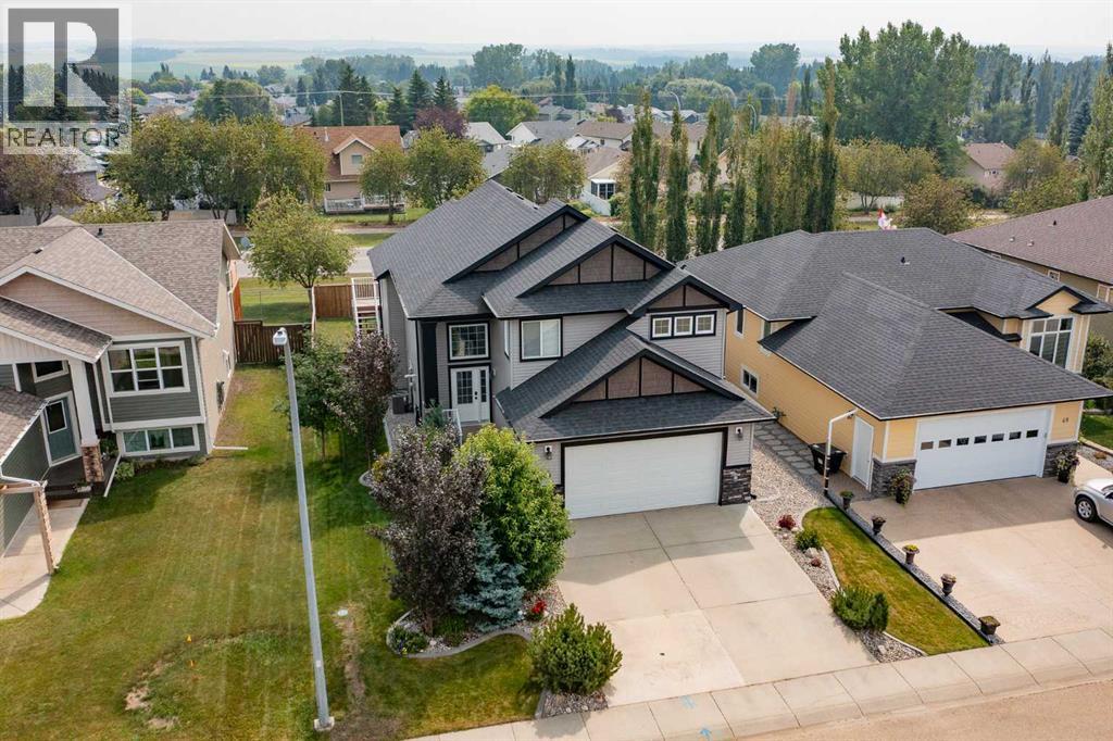 Listing photo – 51 Emily Crescent, Lacombe