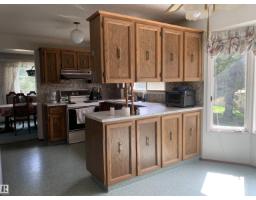 Bedroom 2 - 5301 48 Ave, Vegreville, AB T9C1N1 Photo 6
