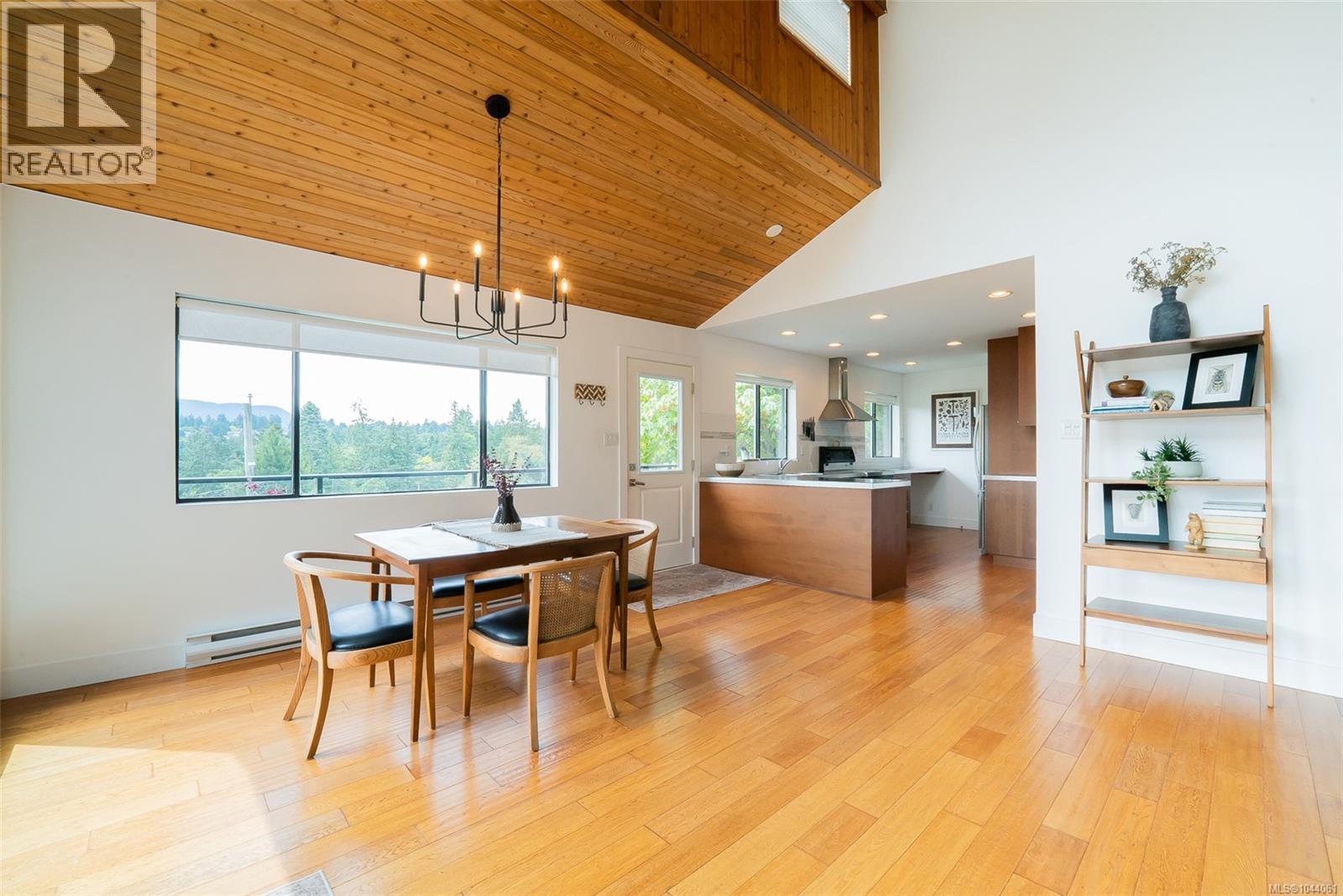 1605 King John Way - 10