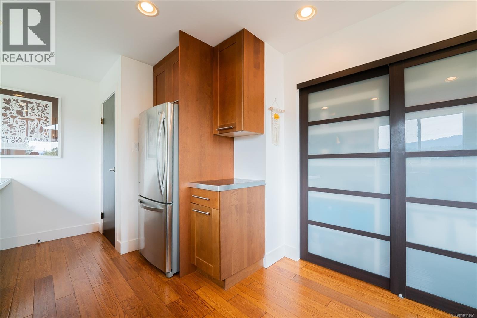 1605 King John Way - 6