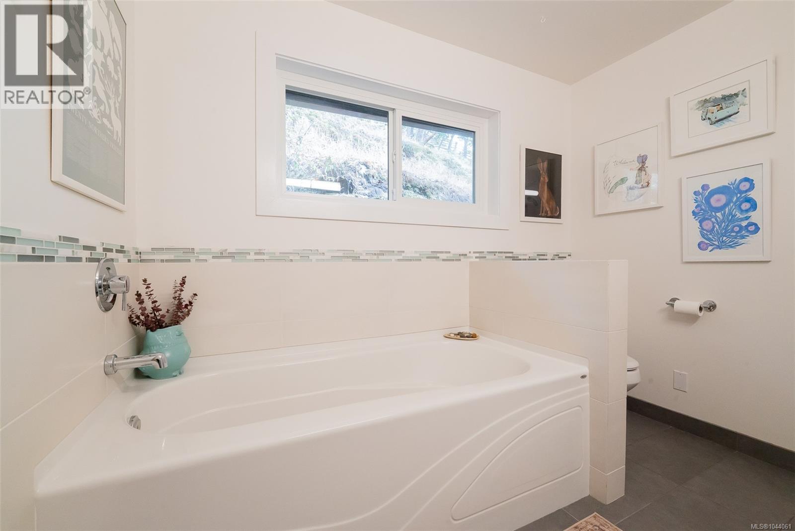 1605 King John Way - Image 19
