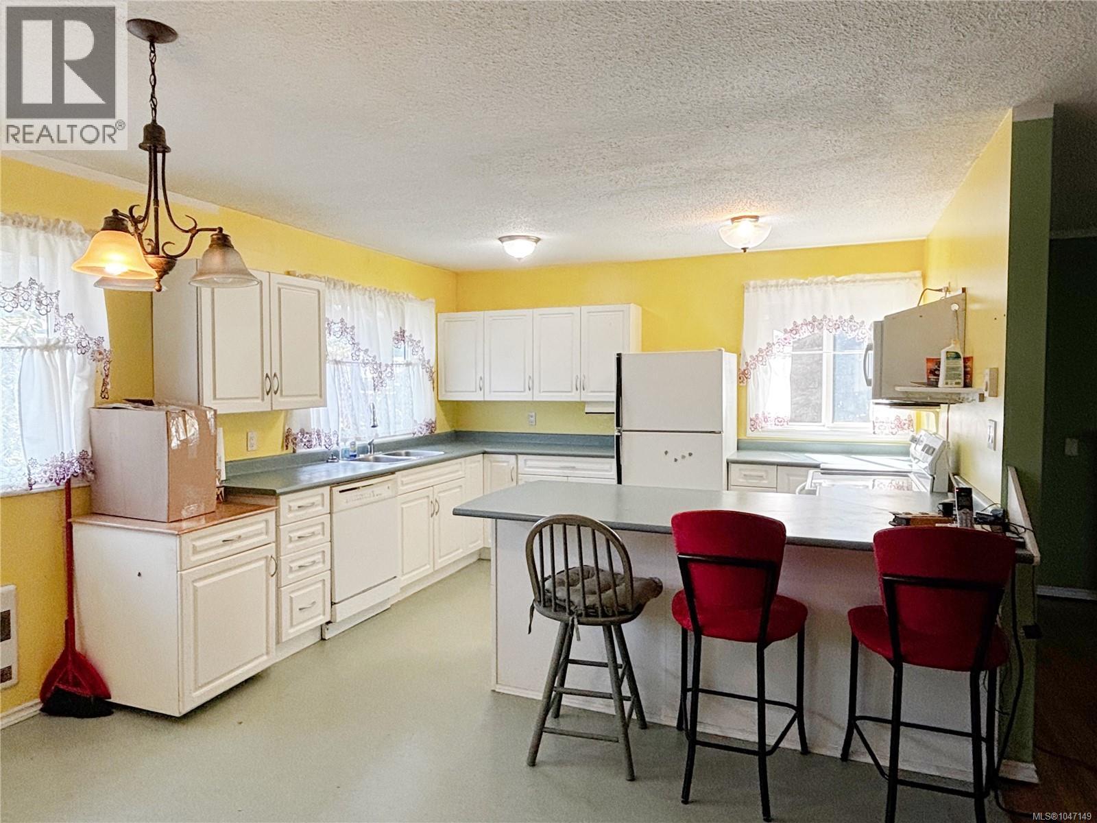 390 alder Cres - 2