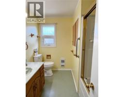 Kitchen - 390 Alder Cres, Gold River, BC V0P1G0 Photo 13