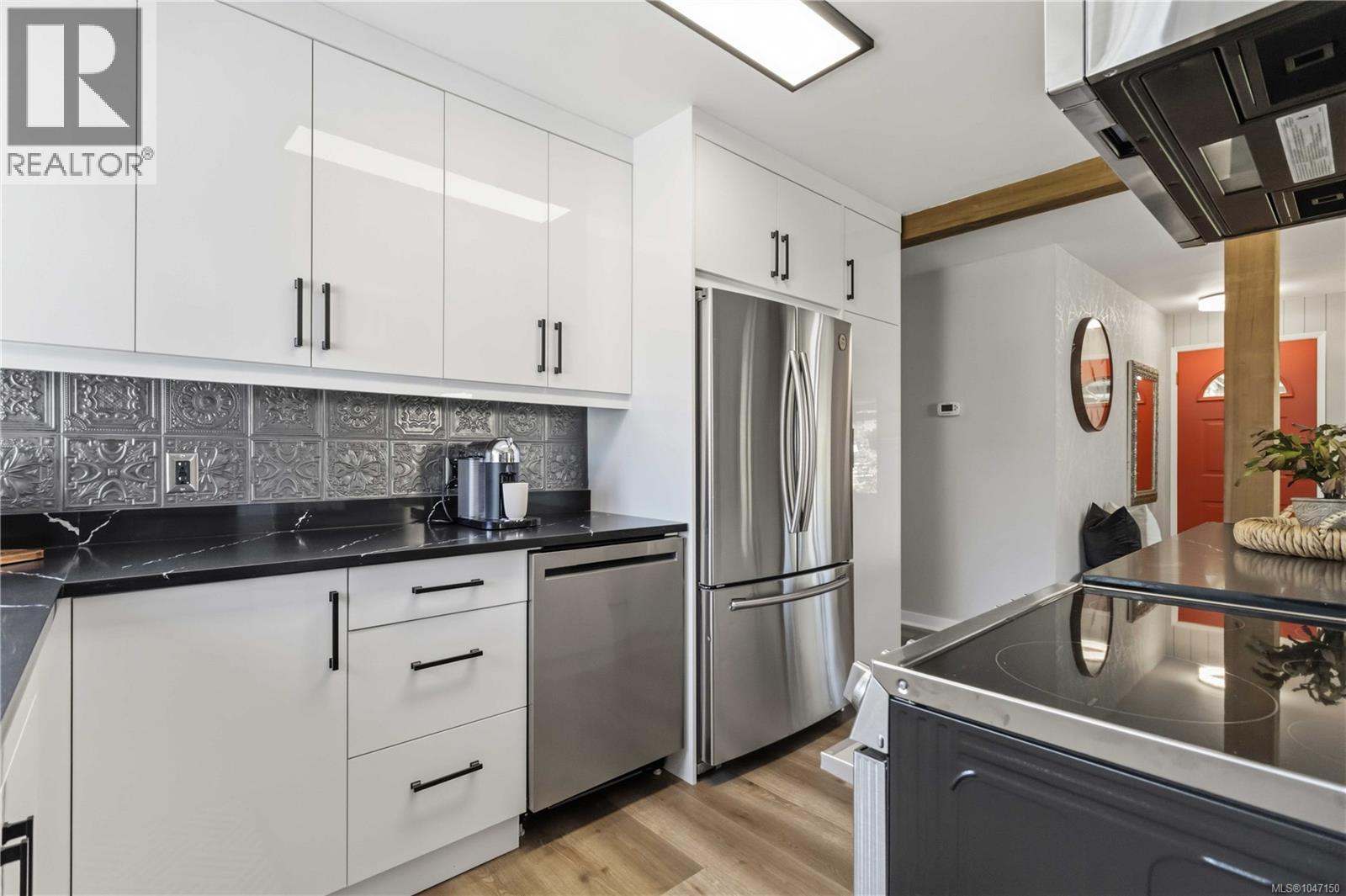 1735 Newton St - Image 9