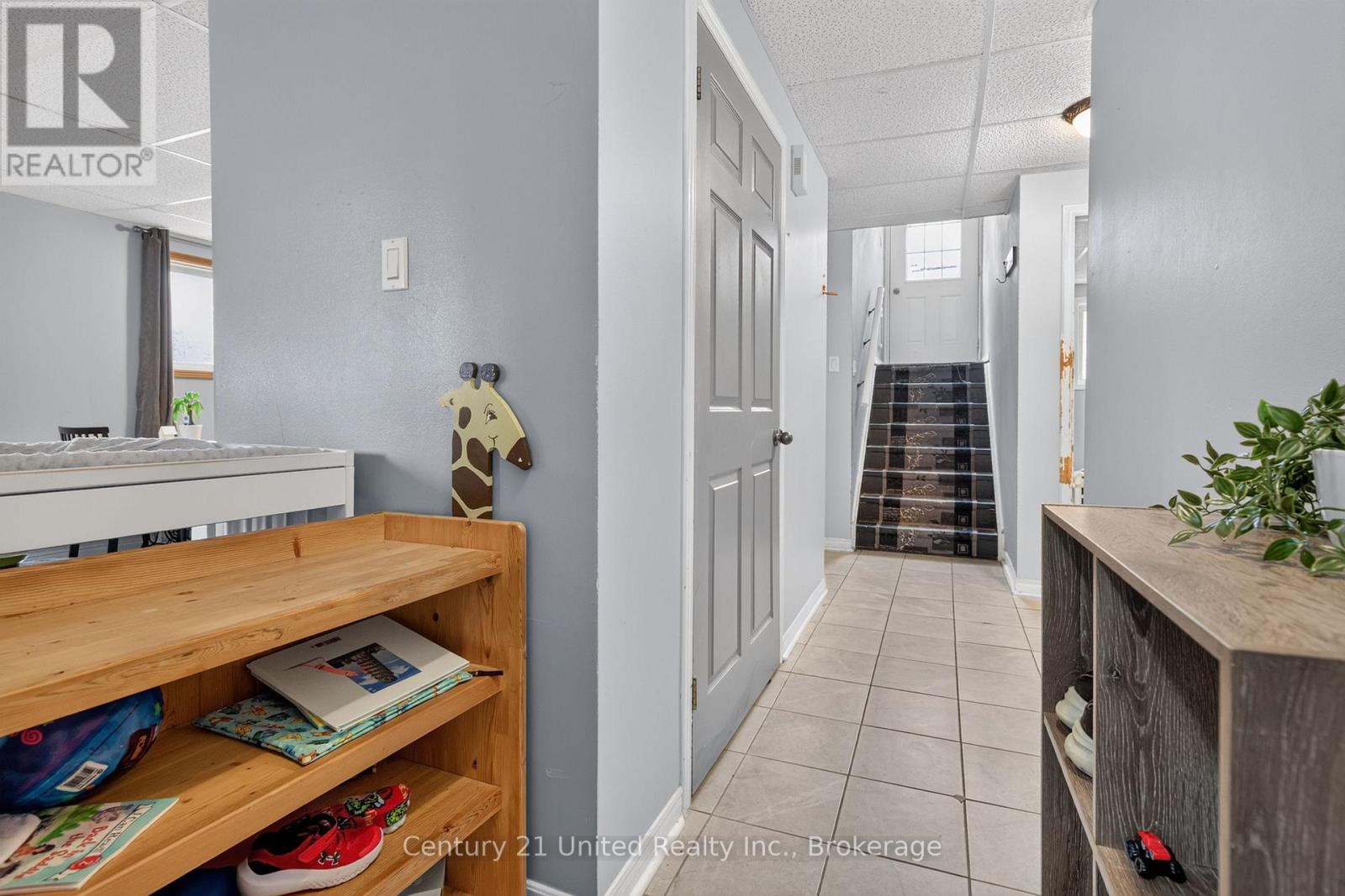 #25 101 RITA CRESCENT - Image 31