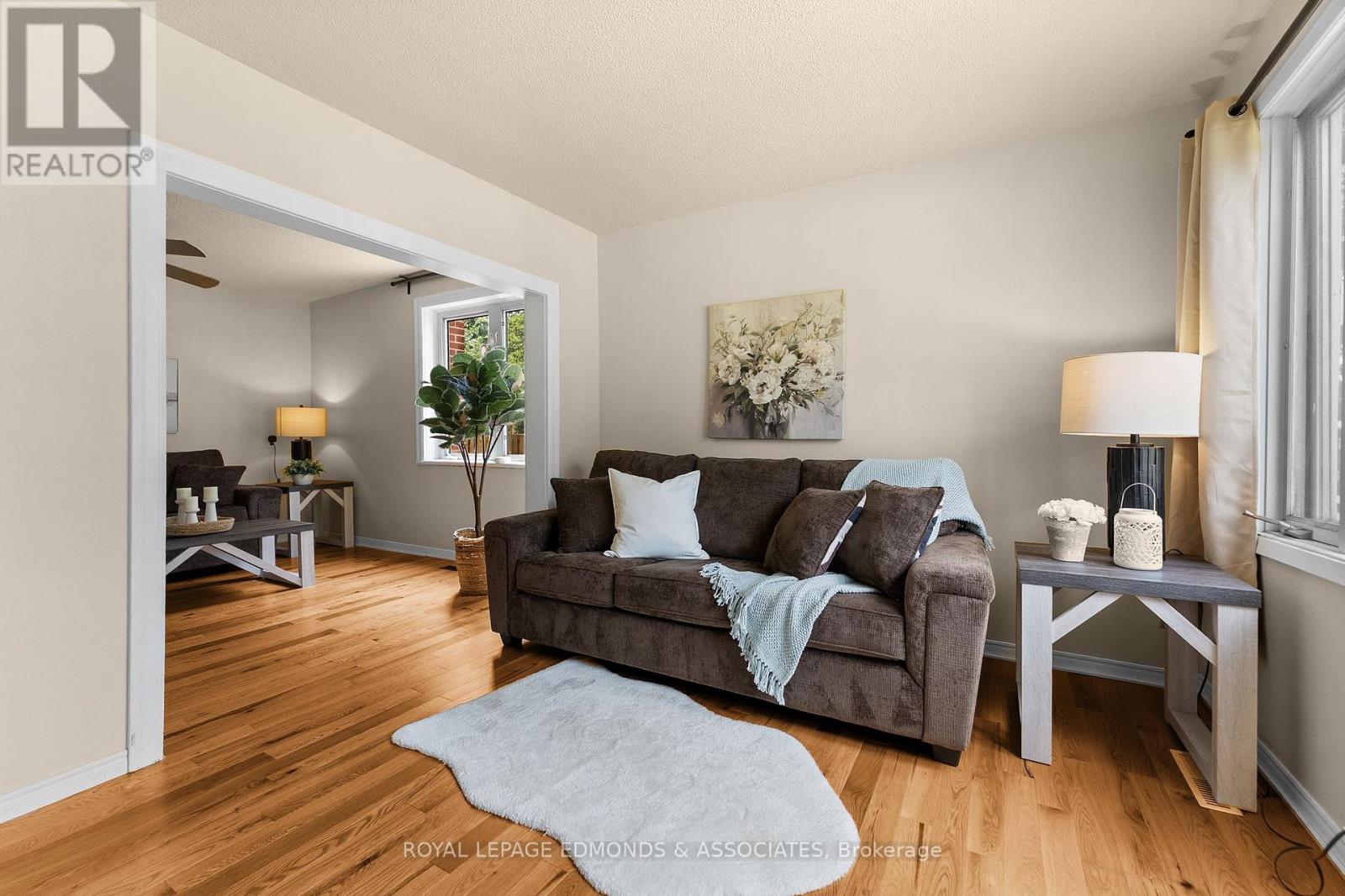 3 Bed, 2 Bath House for Sale in Pembroke – 594 ISABELLA STREET, Pembroke – MLS# X13687920 - Image 11