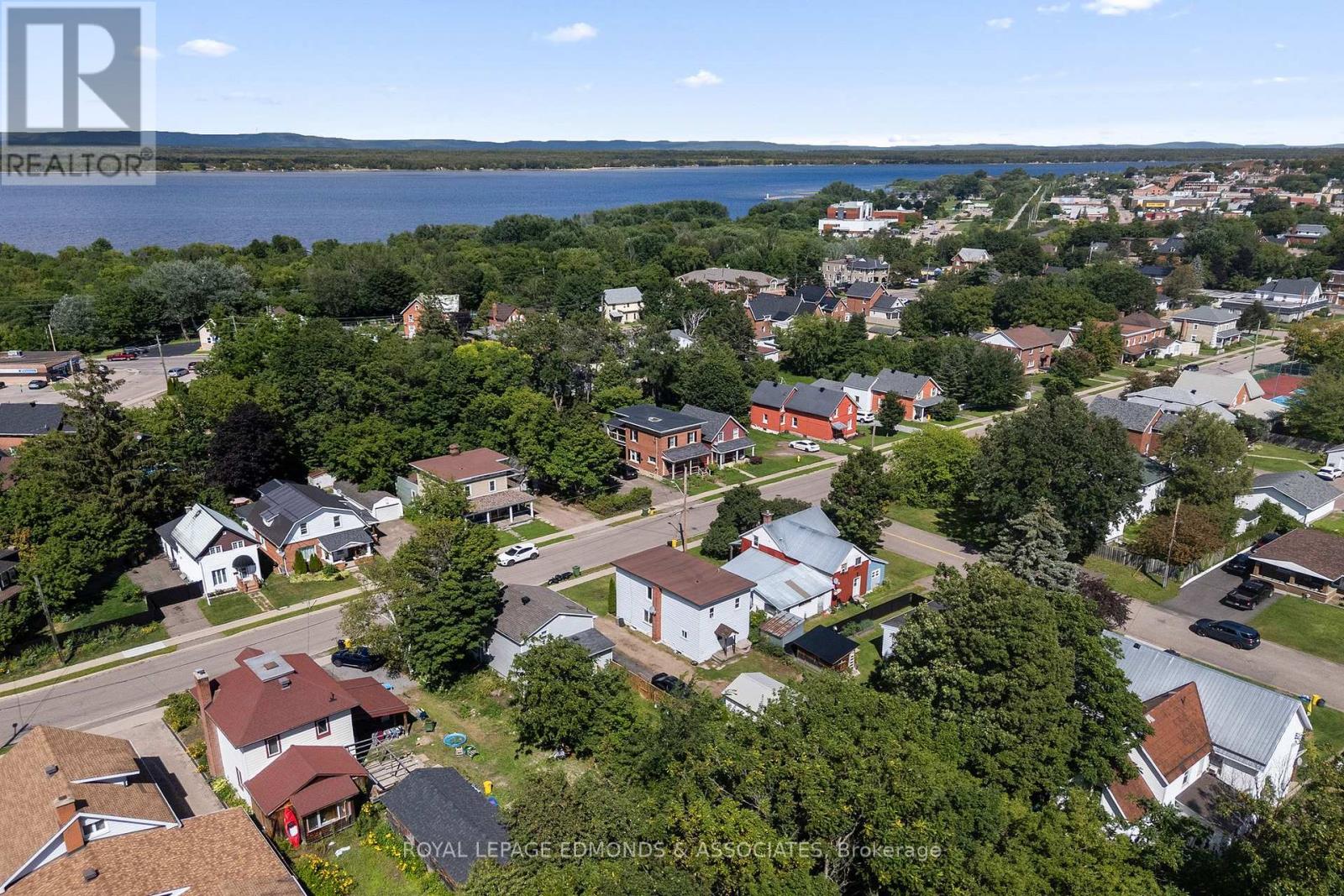 3 Bed, 2 Bath House for Sale in Pembroke – 594 ISABELLA STREET, Pembroke – MLS# X13687920 - Image 32